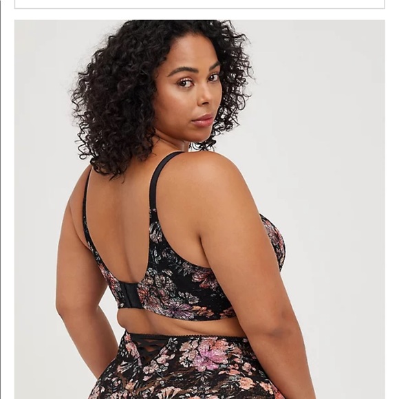 LIGHTLY LINED EVERYDAY WIRE-FREE BRA - LACE FLORAL WITH 360° BACK SMOOTHING™ - Picture 5 of 12